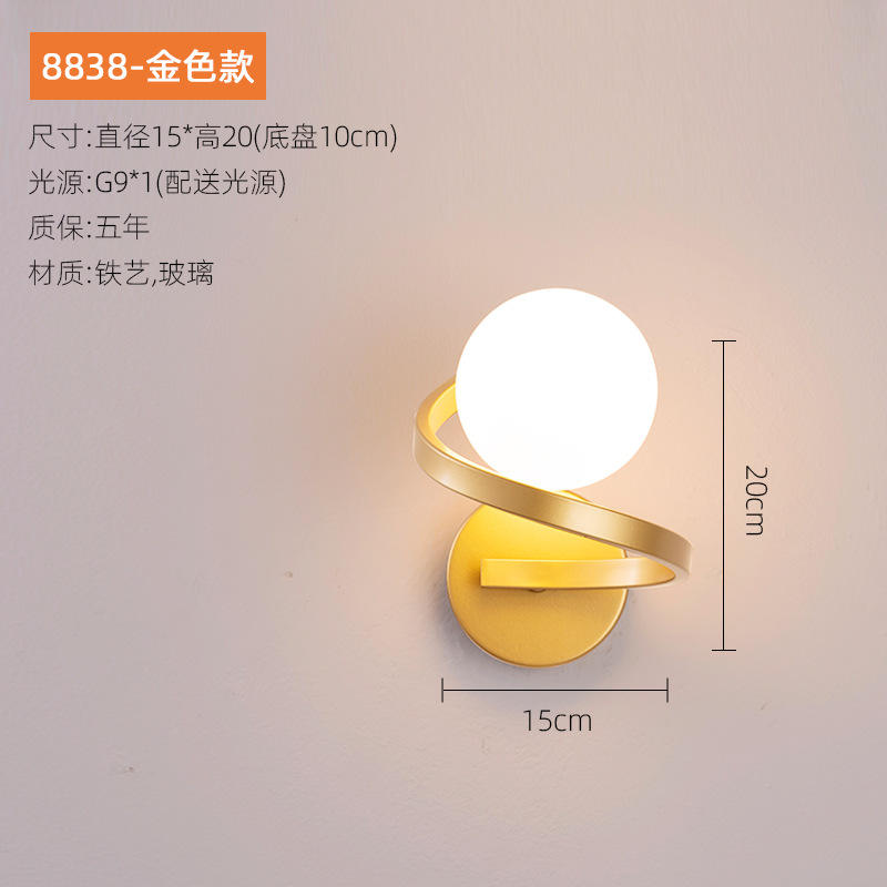 Lampada classica da comodino per camera da letto in cristallo Lampada da interno per interni Decorativa per interni in metallo nero oro Applique da parete moderna in vetro a led