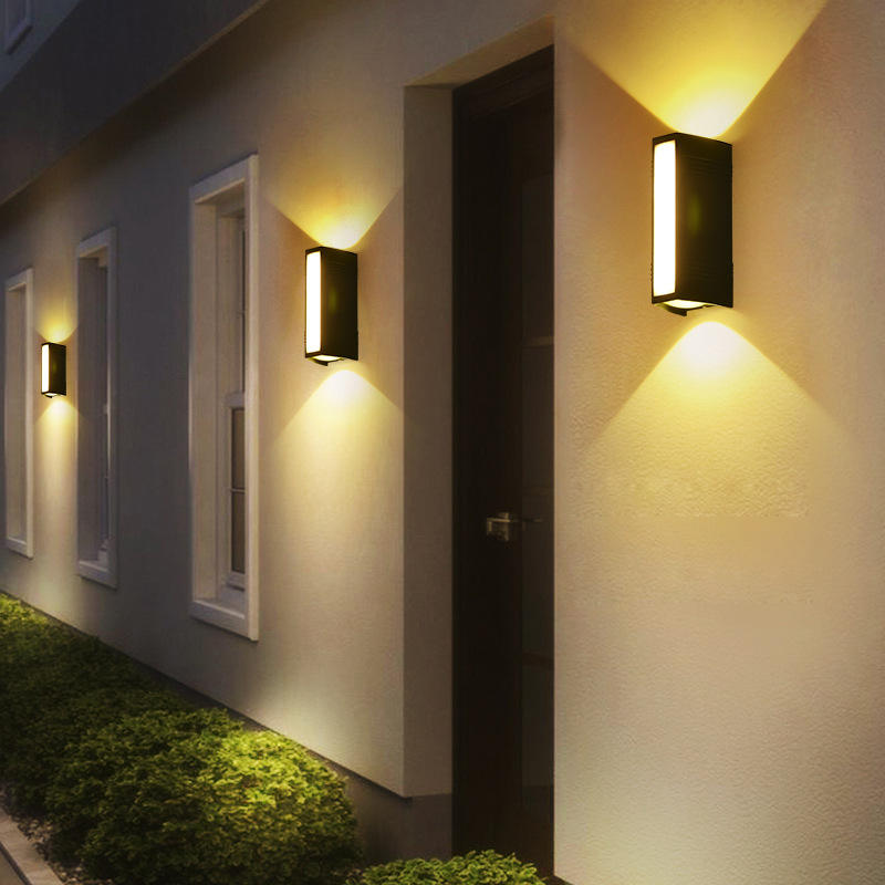 Moden Lampada da parete per esterni impermeabile PIR Sensore di movimento Applique da parete Portico da giardino Porta frontale in alluminio nero Striscia lunga