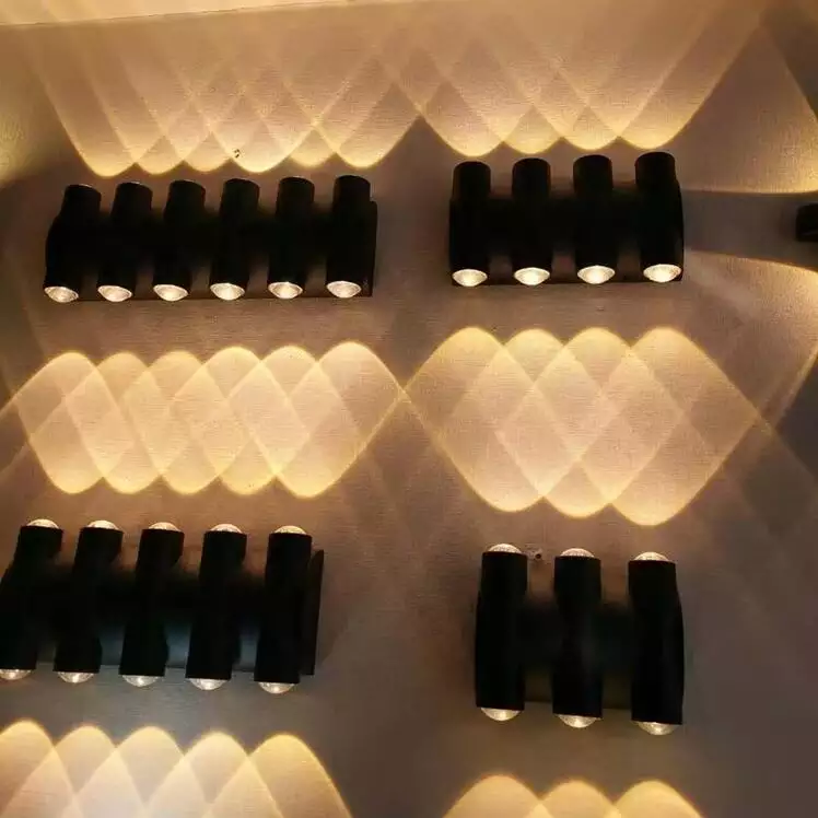 Lampada da parete moderna IP65 Illuminazione per esterni Lampada da parete a LED impermeabile per interni Soggiorno Corridoio Parco Paesaggio Luce da giardino