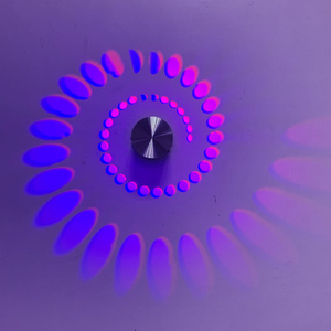 Lampada da parete a LED Plafoniera RGB telecomando IR colorato Novità innovativa creativa semplice decorazione salotto