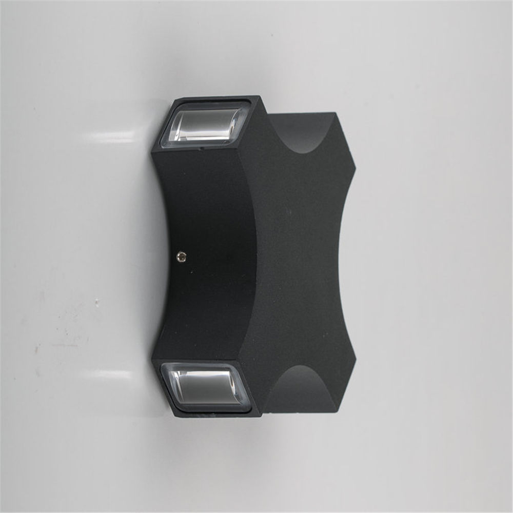 La più recente lampada da parete a LED a stella incrociata nera da 12 W impermeabile per giardino esterno