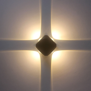 Applique da parete per esterni ad alta luminosità nera 4W per giardino dell'hotel impermeabile IP65