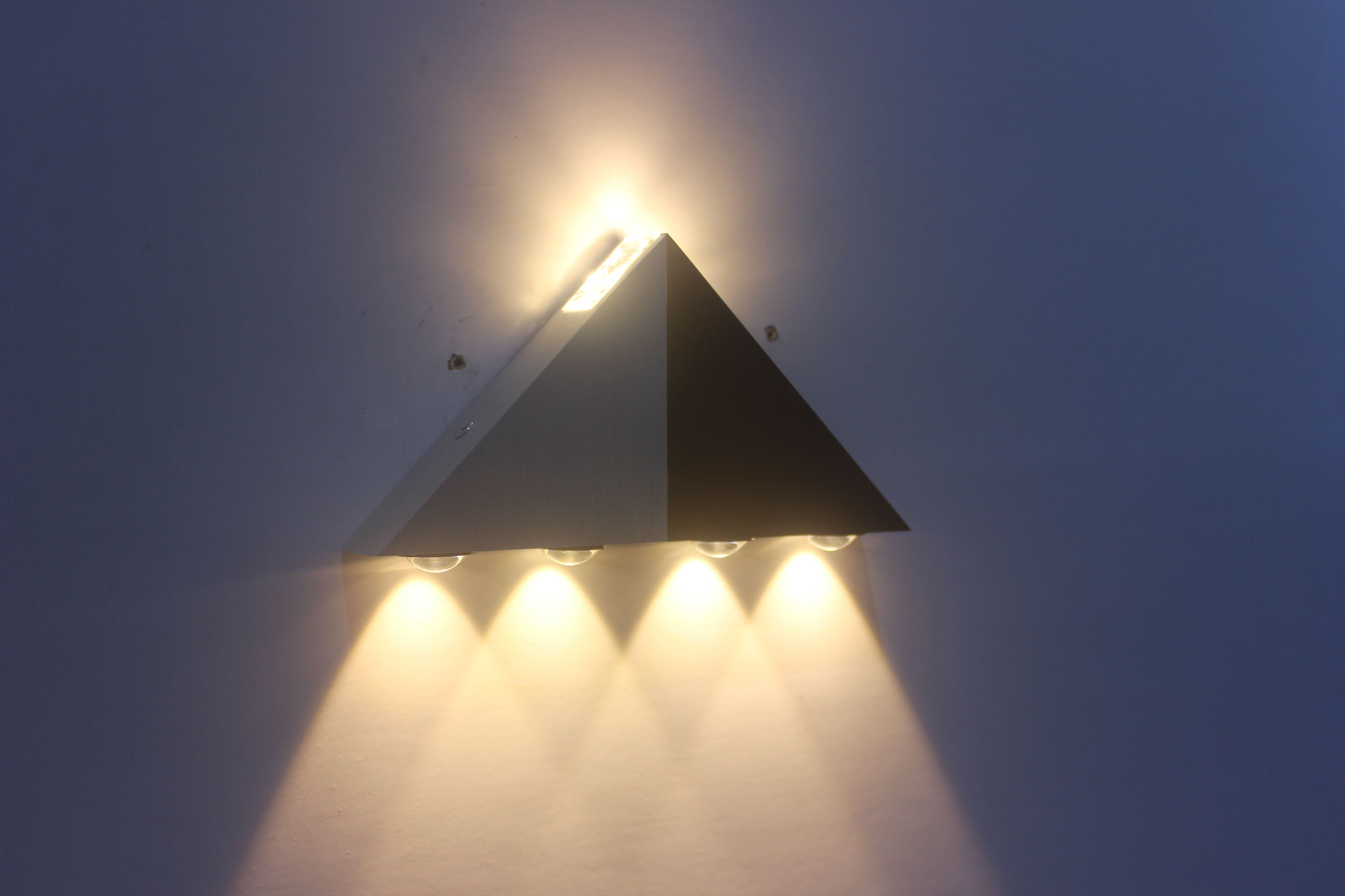 Luce decorativa a led Lampada da parete triangolare e luce notturna per interni con prezzo di fabbrica