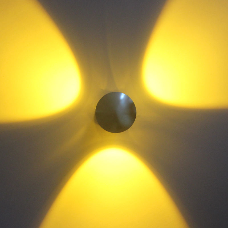 Moderna applique da parete a 360 gradi Lampada da parete a LED Up and Down Illuminazione per interni ed esterni