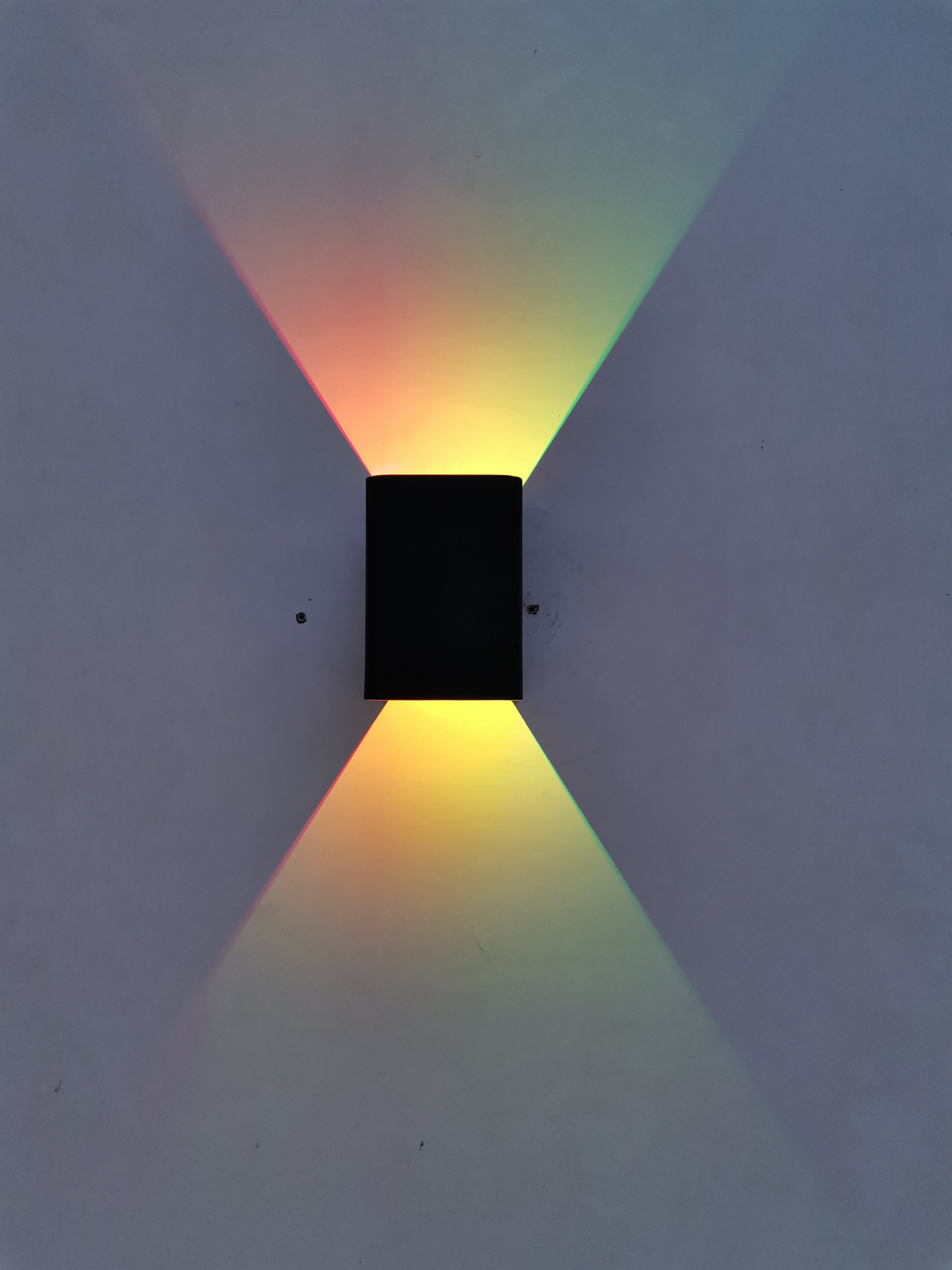 5W Modern Up Down Lampada da parete 5W LED RGB Camera da letto Comodino Decorazione Wandlamp AC85-265V Progetto industriale Illuminazione Decorazioni per pareti Arti