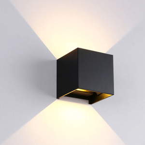 Lampada da parete da giardino impermeabile da 12W LED Wandlamp Brace da giardino ad angolo regolabile per decorare l'illuminazione esterna