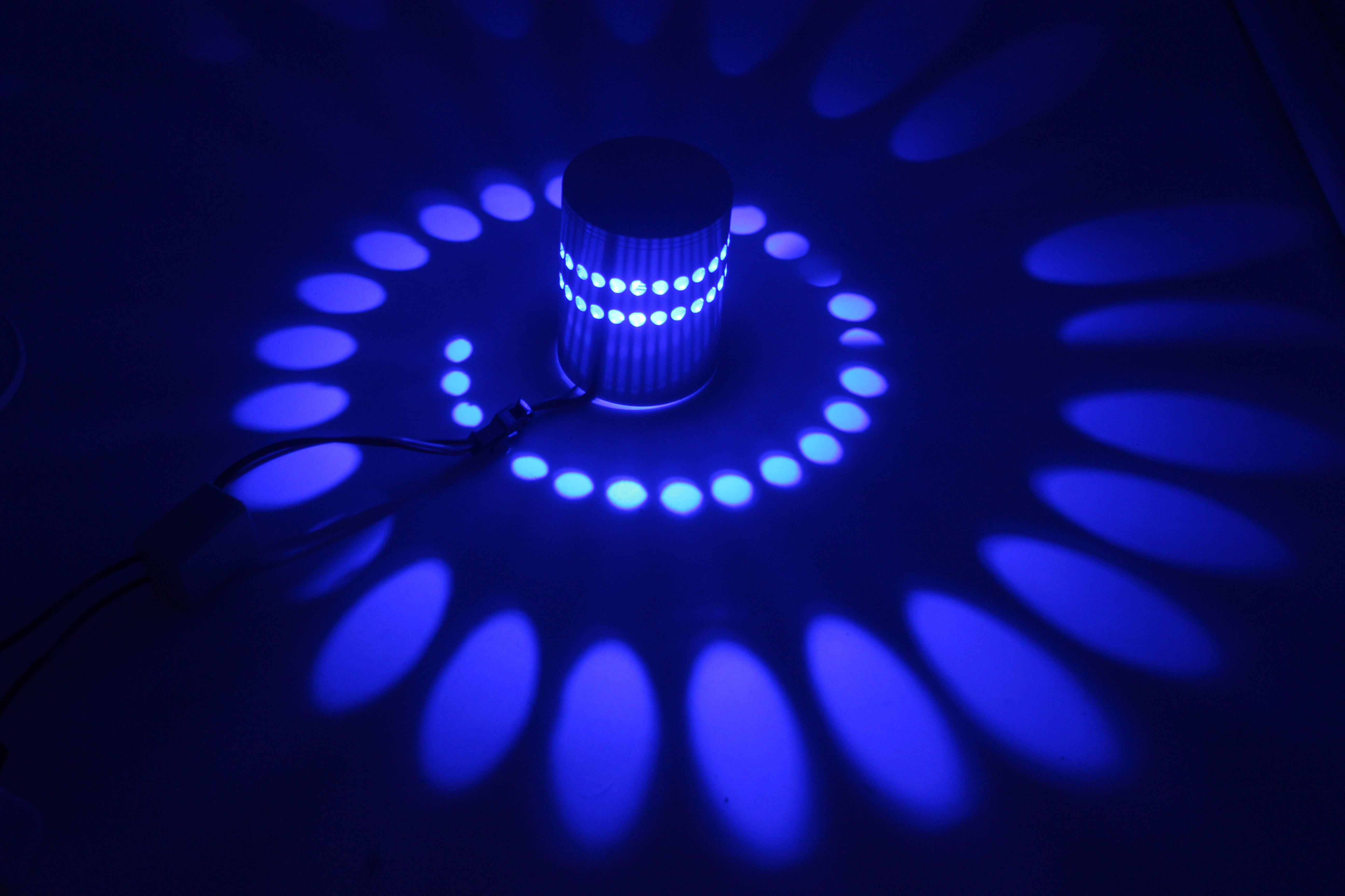 Applique da parete a LED RGB con foro a spirale per interni Decorare luci notturne fantasia Plafoniera Loft Vogue Furniture