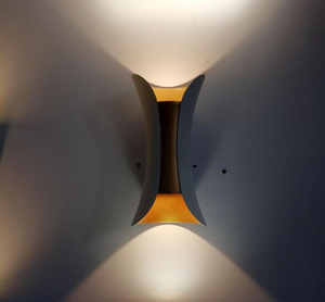 Lampada da parete a vita grande da 10W Lampada da parete a LED per esterni di moda moderna Lampada da parete impermeabile IP65 per la decorazione di giardini e cortili 