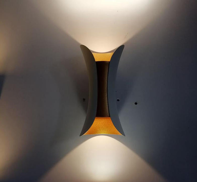 Lampada da parete a vita grande da 10W Lampada da parete a LED per esterni di moda moderna Lampada da parete impermeabile IP65 per la decorazione di giardini e cortili 