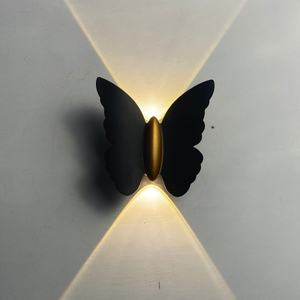 estate Lampada da parete per esterni a forma di farfalla di vendita calda IP65 applique da parete impermeabile per la luce della staffa del corridoio della decorazione del giardino