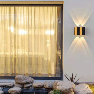 Lampada da parete Fashion Rectangle Gold Black Light Up And Down Corpo luminoso Lampada Stile di illuminazione Ufficio moderno Rohs Epistar Flusso di ingresso