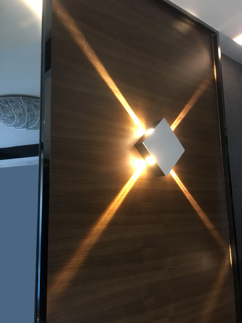Lampada da parete per interni a LED da 12W Lampada da parete a croce a luce bianca calda / luce bianca fredda Camera da letto Soggiorno Lampada da parete TV Applique rotonda