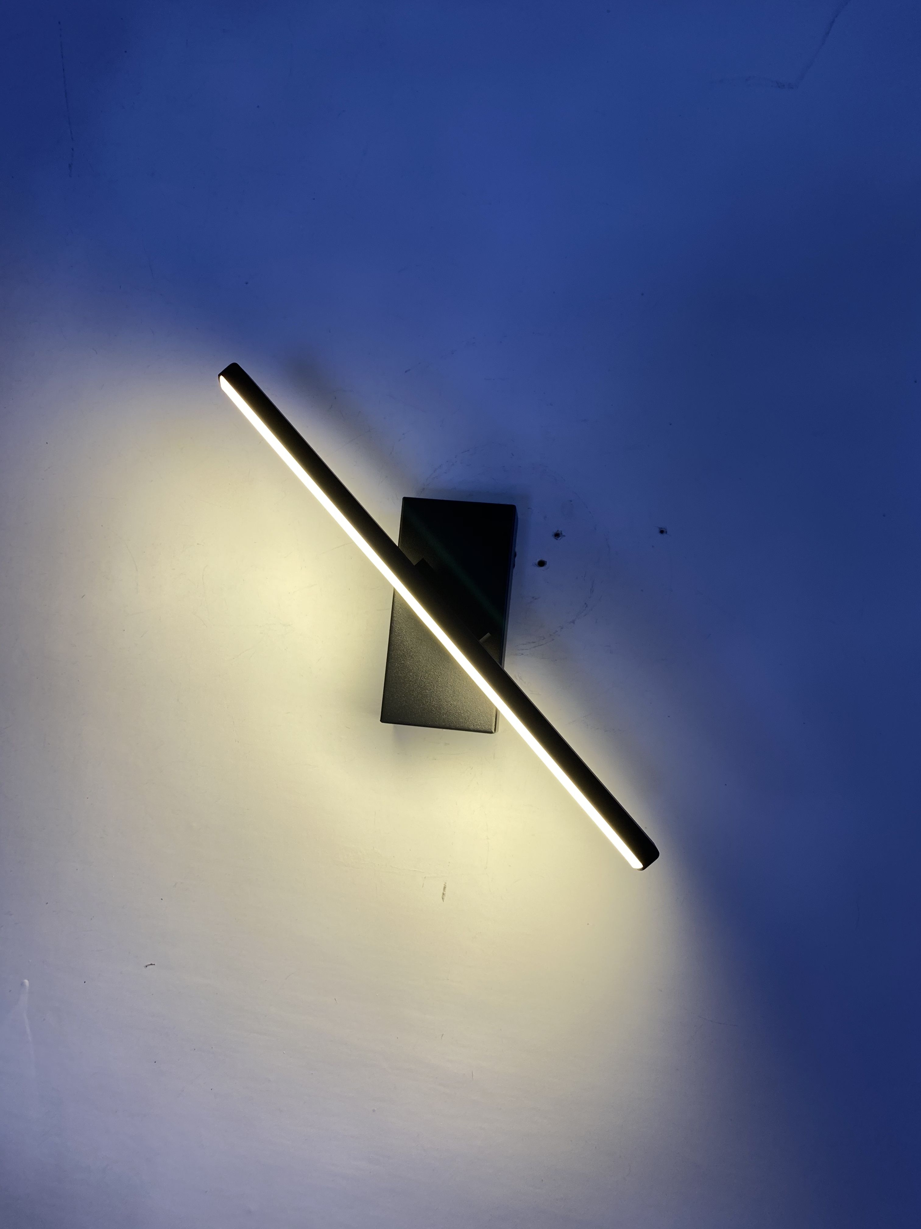 Lampade da parete moderne a LED 330 Girevole 6W AC85V-265V Applique da parete Lampada nera Corridoio Decorazione per interni Illuminazione