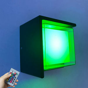 parete a led per esterni IP65 Tuya graffiti controllo APP intelligente oscuramento colorato lampada da parete per esterni impermeabile luce moderna per esterni