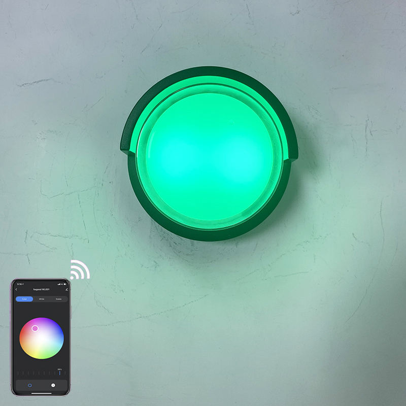 2023 Tuya APP Applique da esterno di alta qualità Wifi Lampada da parete impermeabile che cambia colore tramite Smart App Lamp