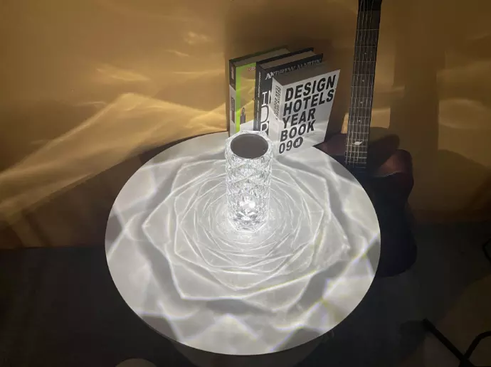 Lampada da scrivania romantica Lampada da scrivania per hotel Lampada da scrivania calda Touch Rose Lampada da tavolo con telecomando RGB Crystal Charge LED Strip Rose Lamp Lampada da notte romantica a 16 colori