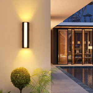 Moden Lampada da parete per esterni impermeabile PIR Sensore di movimento Applique da parete Portico da giardino Porta frontale in alluminio nero Striscia lunga