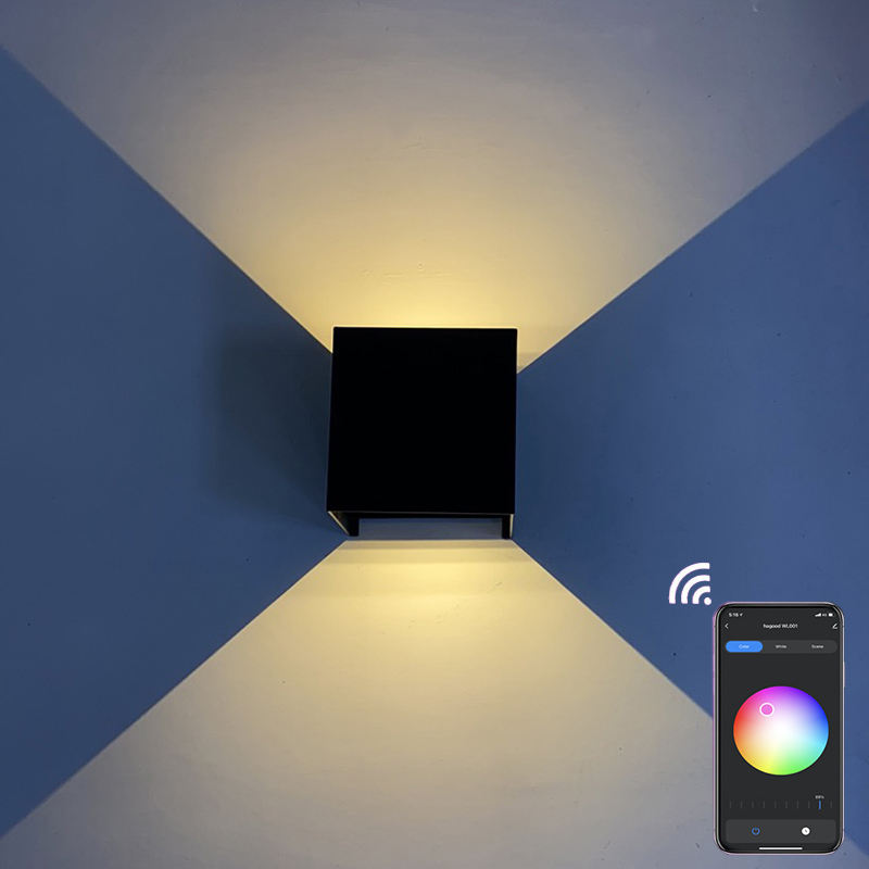 Lampada da parete per esterni intelligente per esterni Lampada da parete RGB dimmerabile che cambia colore Lampada da esterno a luce regolabile IP65 impermeabile