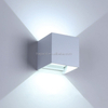 Moderna applique da parete a LED su e giù per l'illuminazione Cube Sconce Lamp Fixture Mount Outdoor Home Room Camera da letto Decorazione per l'illuminazione dell'hotel