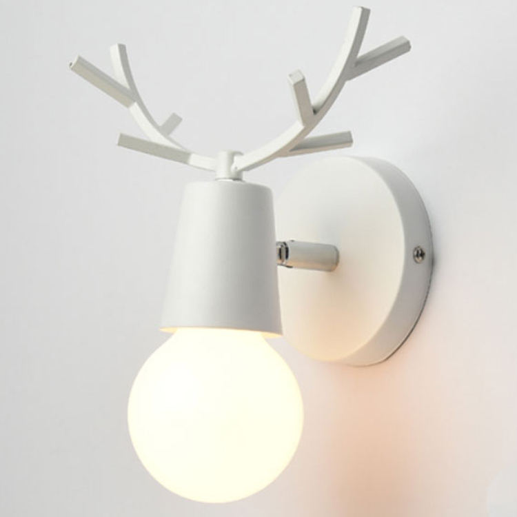 Applique da parete a LED orientabili nordiche cartone animato colorato corna di cervo camera da letto applique da lettura a parete illuminazione per camera dei bambini E27
