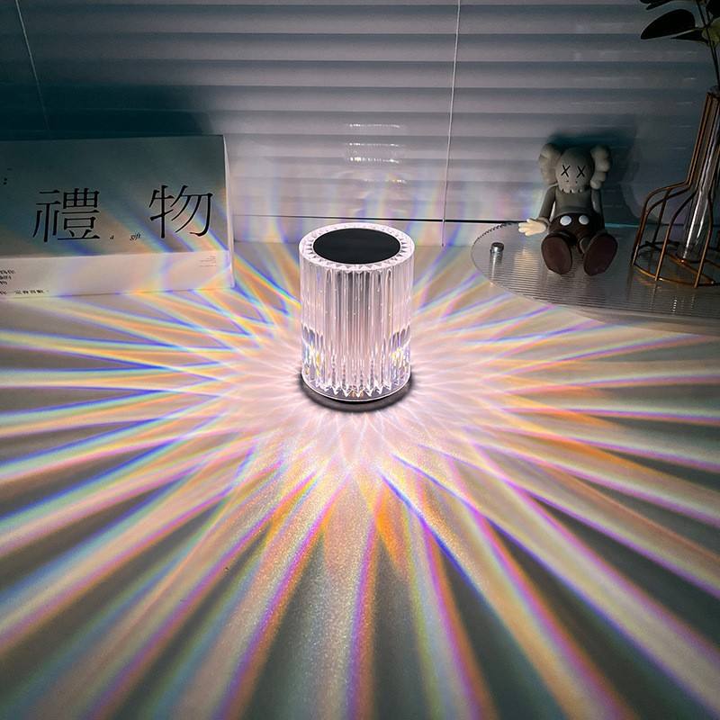 Lampada da tavolo in acrilico di vendita calda di Amazon Lampada da tavolo ricaricabile USB per regalo di festa Lampada da tavolo con telecomando a 16 colori che cambia