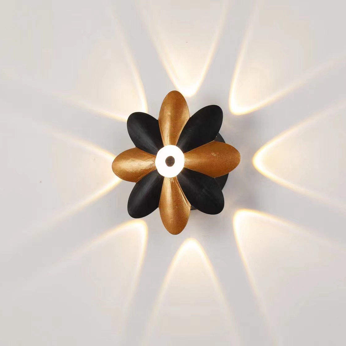 Lampada da parete per esterni impermeabile Cortile Corridoio per esterni Corridoio Cortile Cortile Scale Lampada da parete con faretto a testa multipla