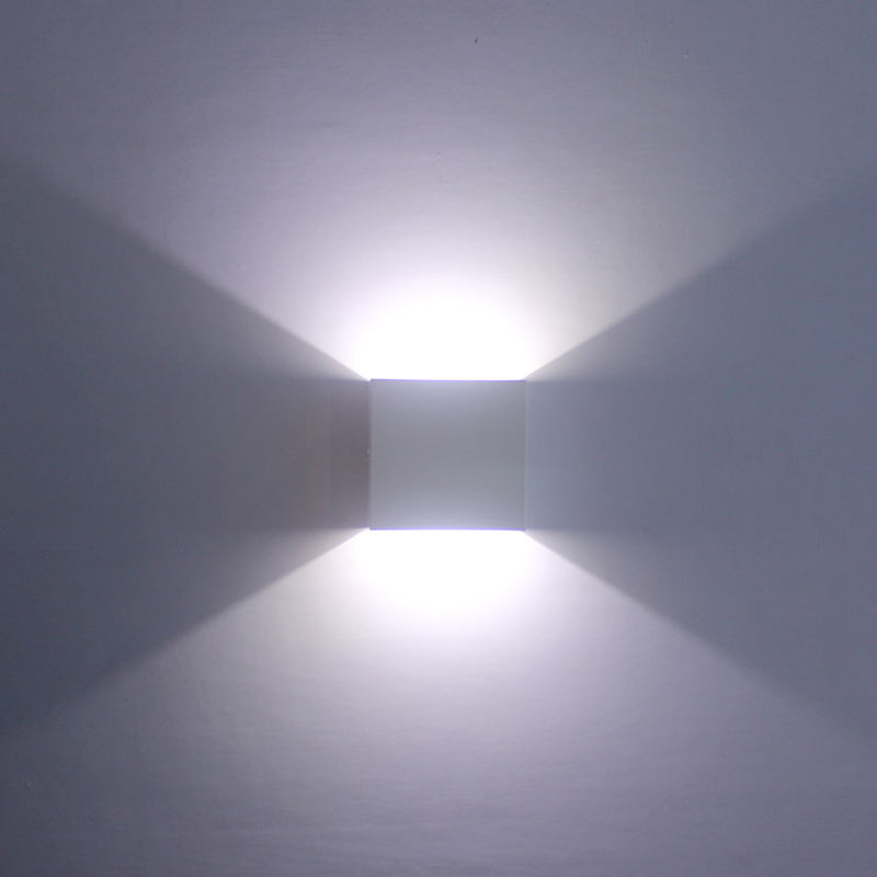 Lampada da parete a LED 6W Versione di aggiornamento Lampada da parete moderna IP20 LED Indoor 220V Luci bianche calde Lampada da notte a luce decorativa per Bedro