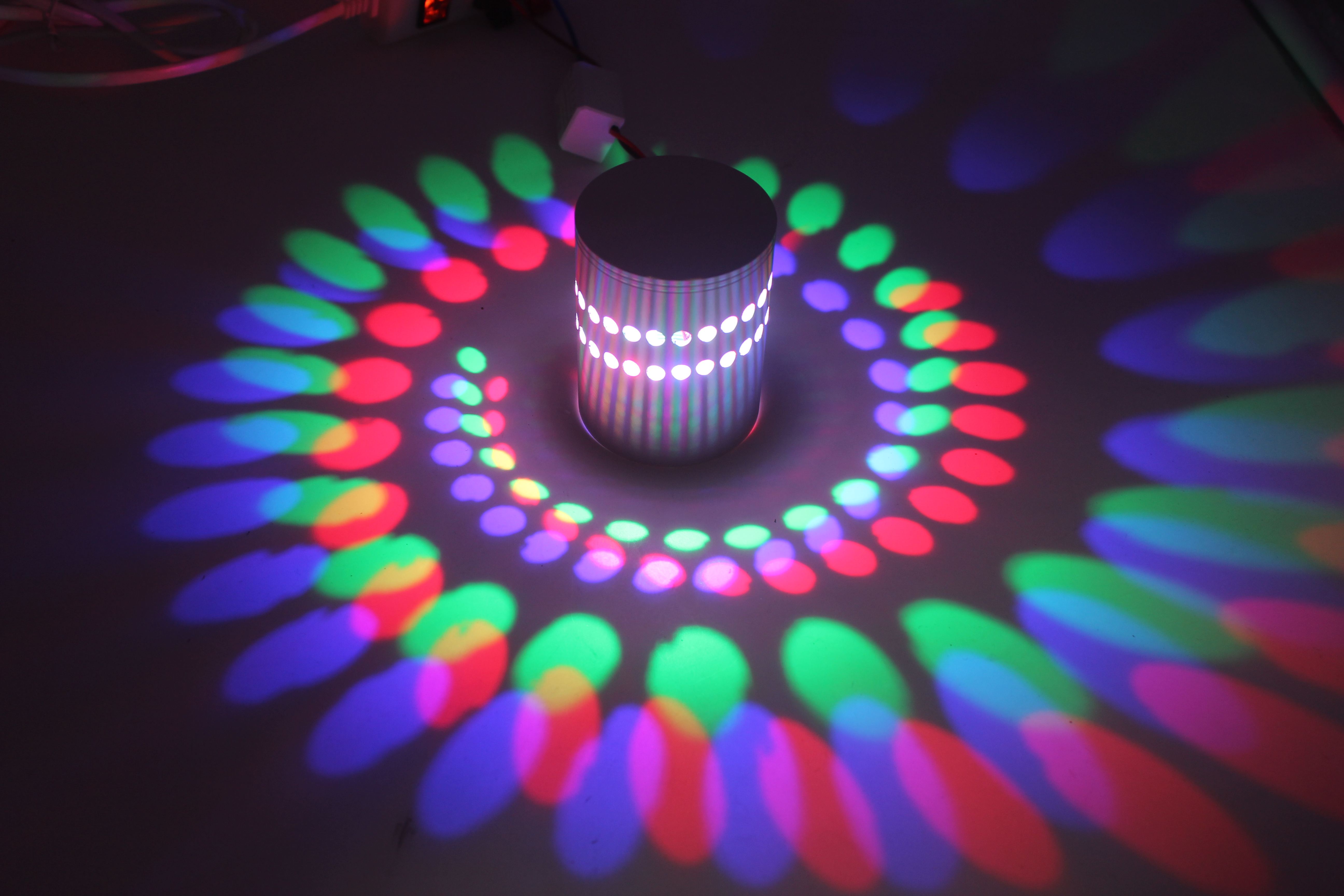 Luce mista Applique da parete con foro a spirale di alta qualità e illuminazione per interni con prezzo di fabbrica colorato per la decorazione del soggiorno
