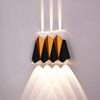 Lampada da parete a led impermeabile IP65 da esterno nera Lampada da parete da giardino moderna economica in alluminio ad alto lume Vendita calda Nessuna batteria montata a parete