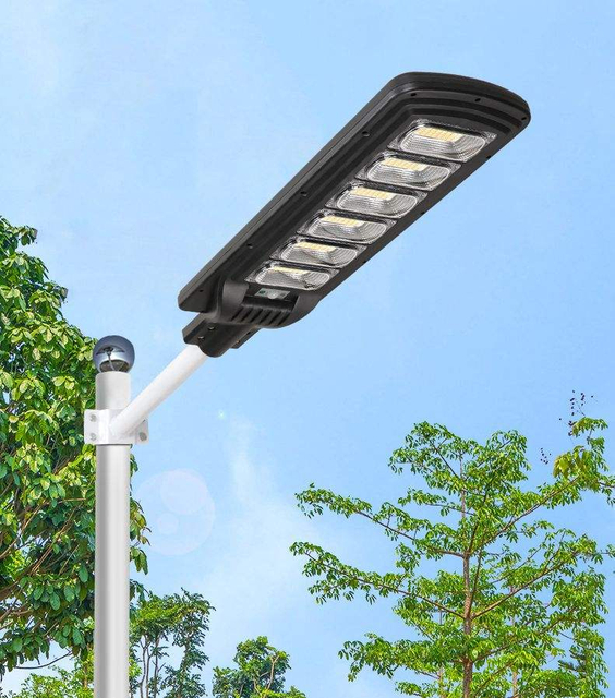 IP66 Impermeabile per esterni e protezione dai fulmini Proiettore solare con telaio in vetro per PC anti-spargimento Lampione solare