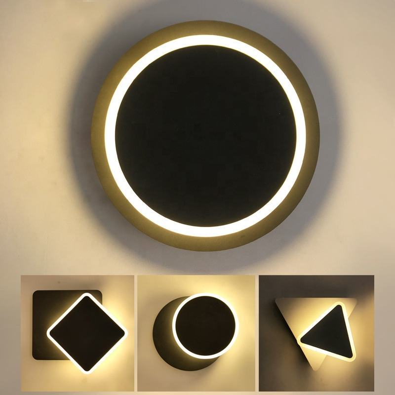 Lampada da parete a LED quadrata per soggiorno camera da letto applique da parete bianca nera applique da parete girevole a 360 gradi in metallo 18W / 24W