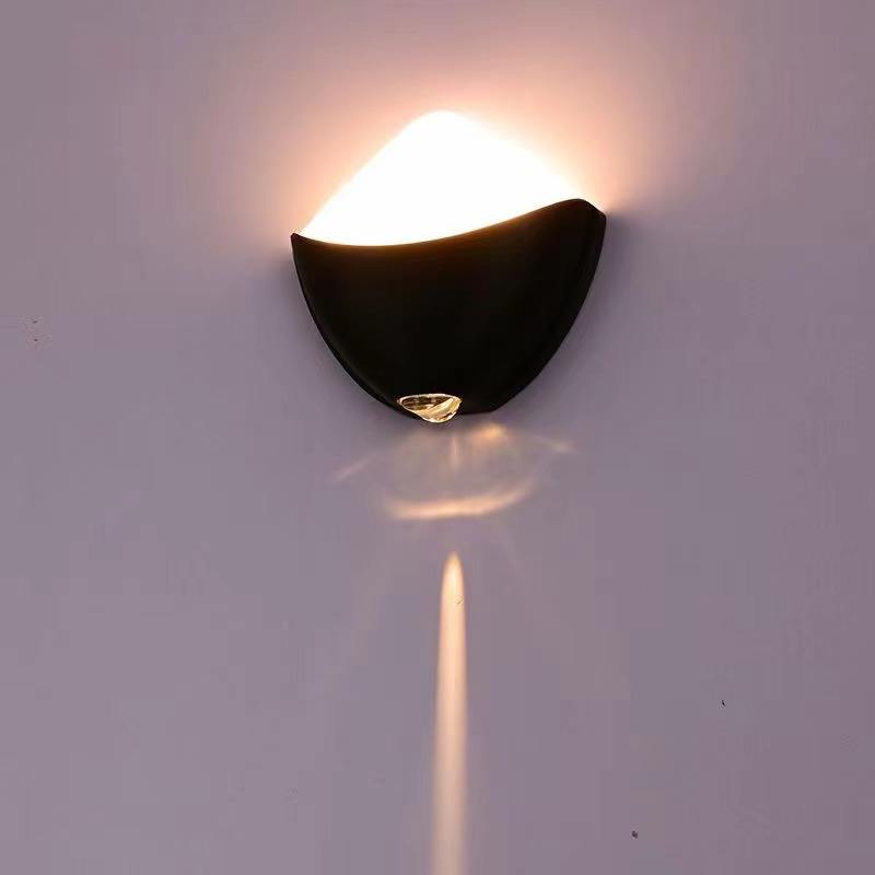 Lampada da parete di personalità nordica di nuovo stile semplice soggiorno a led sfondo lampada da parete rotonda illuminazione del corridoio della hall dell'hotel minimalista
