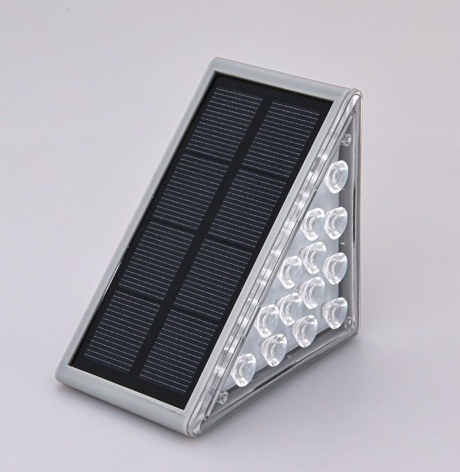 Applique da parete a energia solare Lampade da parete a LED impermeabili per esterni per cortile Street Landscape Lampada da giardino Lampada da parete per esterni solare