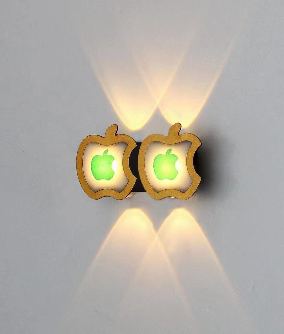 Lampada da parete impermeabile per esterni da 6W Lampada decorativa a forma di mela Lampada da parete a luce notturna a LED Lampada da parete moderna su e giù per giardino