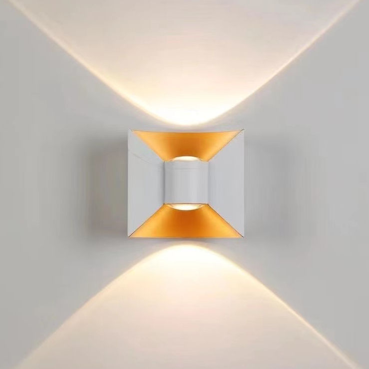 Lampada da parete ad arco da 6W 12W Lampada da parete a LED impermeabile Lampada da giardino per uso domestico Luci decorative Prezzo di fabbrica Alloggiamento in bianco e nero