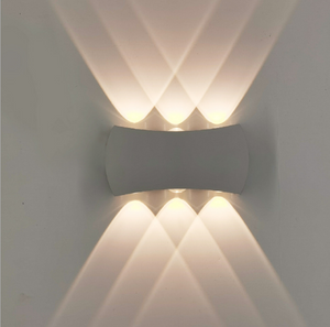Lampada da parete impermeabile per esterni moderna semplice e creativa Lampade da cortile a LED Lampada da cancello Lampada da parete per balcone da giardino
