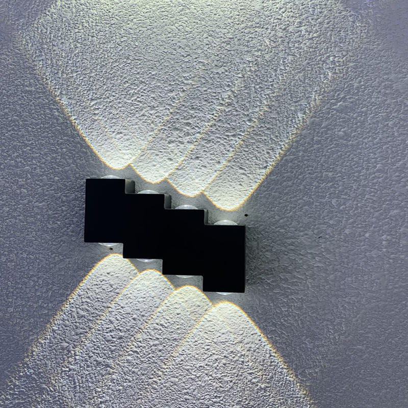 Lampada da parete a LED per esterni su e giù in alluminio Decora la luce del portico della camera da letto dell'applique da parete