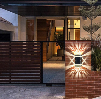Luci esterne solari Luce del prato inglese solare luci a led solari esterne solari Luce decorativa del prato inglese del giardino Paesaggio del percorso del cortile impermeabile Fabbrica solare della Cina