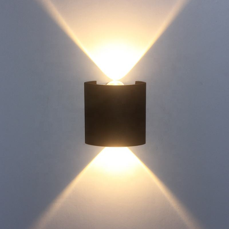 Lampade da parete a LED a pannocchia impermeabile da giardino con cilindro a cubo da esterno regolabile su e giù per l'esterno 220V Illuminazione su e giù