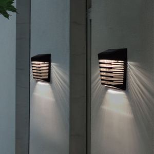 Mini Patio Solar Lighting Scale Deck Step Lights IP65 Impermeabile Outdoor Garden Incasso Lampada da recinzione solare a Led montata su superficie