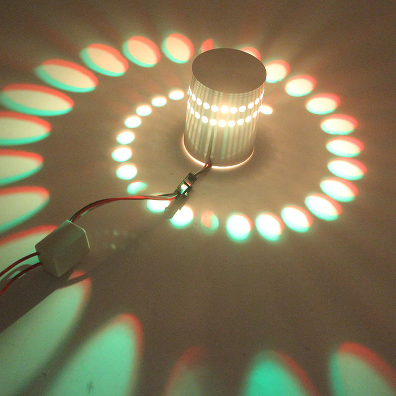 Applique da parete a LED RGB con foro a spirale per interni Decorare luci notturne fantasia Plafoniera Loft Vogue Furniture