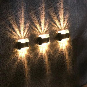 Lampada da terra per gradini da giardino a LED in alluminio impermeabile per esterni Lampada da terra per banchina da giardino con perno stradale a energia solare