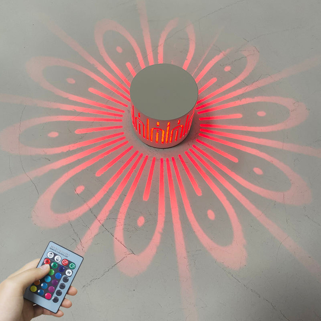Lampada da parete a LED a fiore 3W Lampada da parete decorativa a forma di fiore a parete Lampada da parete a 16 colori Luce notturna Foro a spirale LED bellissima lampada da parete decorativa