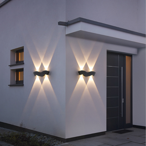 Lampada da parete impermeabile IP65 da 4W Lampada da parete per soggiorno a led semplice nordica Lampada da parete per corridoio dell'hotel Illuminazione su e giù