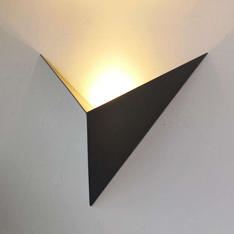 Lampada da parete moderna nordica Impermeabile Ip65 Led Alluminio Outdoor up Down Applique da parete per Garden Hotel Luminoso Corpo in vetro bianco
