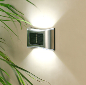 Lampada solare 6LED IP65 Lampada da esterno impermeabile Lampada da parete per cortile per la decorazione della villa da giardino Lampada da parete da giardino a LED