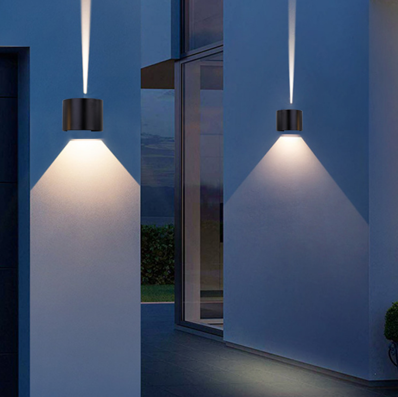 6W 12W Luce decorativa a LED moderna Lampada da parete semicircolare impermeabile per esterni Angolo di illuminazione da parete su e giù Luce dimmerabile