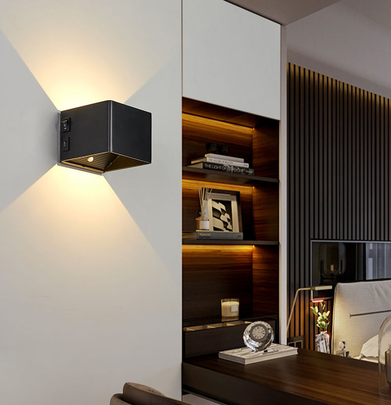 Ricarica USB Wireless Applique da parete LED RGB Dimmerabile Telecomando Lampada da parete per interni per camera da letto Comodino Home Decor Atmosphere