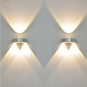 Lampada da parete semicircolare 3W Lampada da parete su e giù per hotel Illuminazione da parete minimalista Lampada da parete in alluminio di nuovo stile Nordic Personalità Soggiorno semplice Sfondo Lampada da parete rotonda 