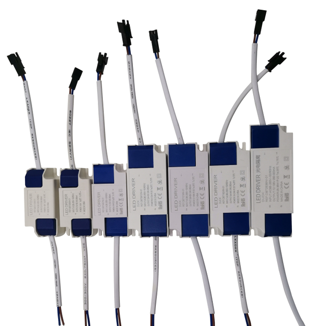 Driver con guscio in plastica led corrente prezzo all'ingrosso led driver Alimentatore DC 12v led driver 300mA convertitore 220 12 Adattatore